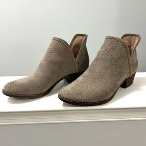 🌻LUCKY BRAND Women’s Baley Bootie Taupe Suede Ankle Boots-Size 8